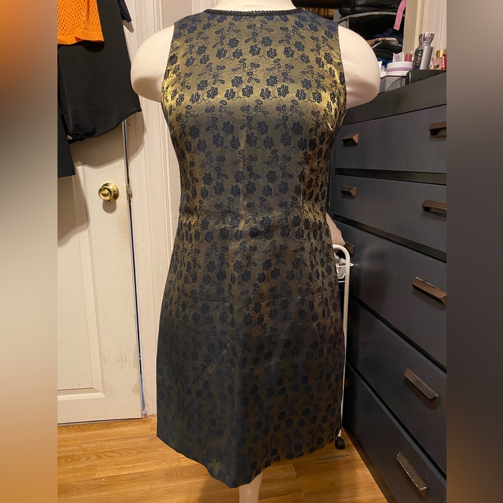 Pre-Owned Women’s Size 4 CDC Petites Caren Desiree Company Sleeveless Dress